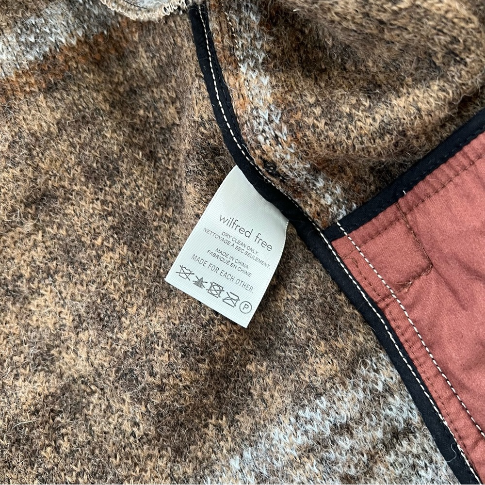 SOLD 〰️ LIKE NEW Aritzia Wilfred Free Ganna Shirt Jacket - Picture 12 of 13